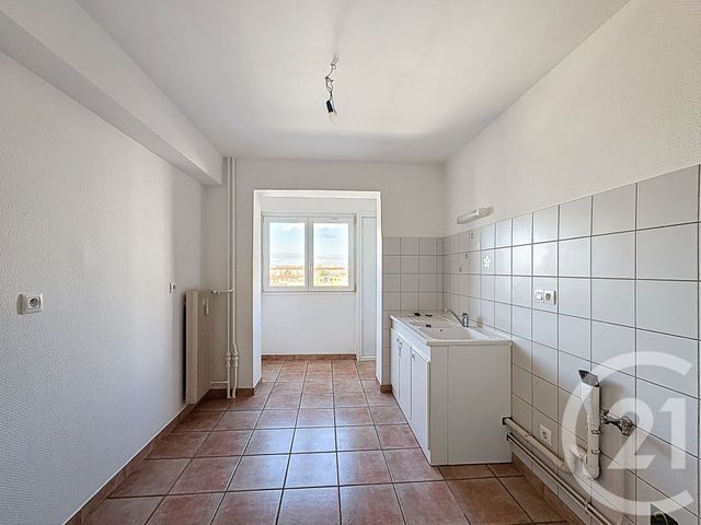 Appartement F4 &agrave; louer - 4 pi&egrave;ces - 73,01 m2 - Sochaux - 25 - FRANCHE-COMTE