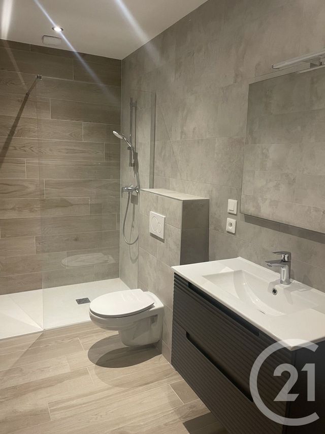 Appartement F3 &agrave; louer - 3 pi&egrave;ces - 65,70 m2 - Etupes - 25 - FRANCHE-COMTE