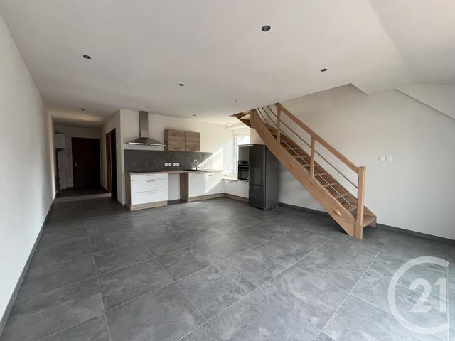 Appartement F3 &agrave; louer - 3 pi&egrave;ces - 65,70 m2 - Etupes - 25 - FRANCHE-COMTE