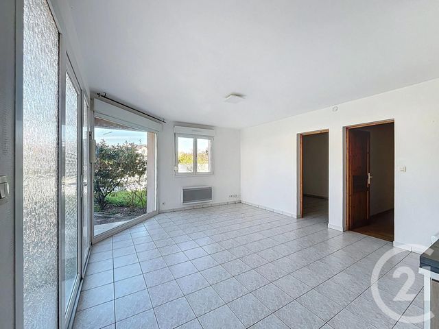 Appartement F3 &agrave; louer - 3 pi&egrave;ces - 46,25 m2 - Mathay - 25 - FRANCHE-COMTE