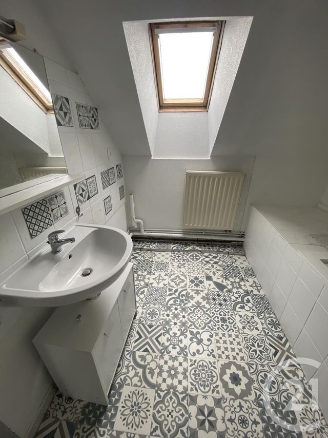 Appartement F5 &agrave; louer - 5 pi&egrave;ces - 82,82 m2 - Voujeaucourt - 25 - FRANCHE-COMTE