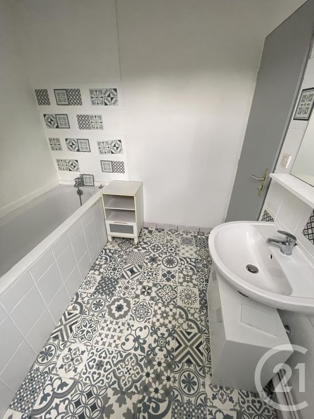 Appartement F5 &agrave; louer - 5 pi&egrave;ces - 82,82 m2 - Voujeaucourt - 25 - FRANCHE-COMTE