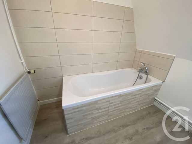 Appartement &agrave; louer - 3 pi&egrave;ces - 75 m2 - Delle - 90 - FRANCHE-COMTE