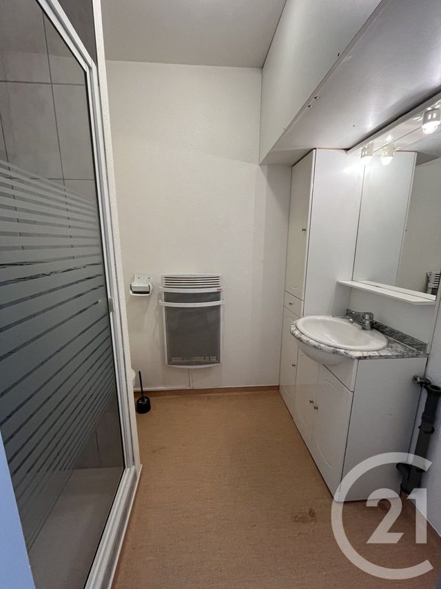 Appartement &agrave; louer - 2 pi&egrave;ces - 30 m2 - Etupes - 25 - FRANCHE-COMTE