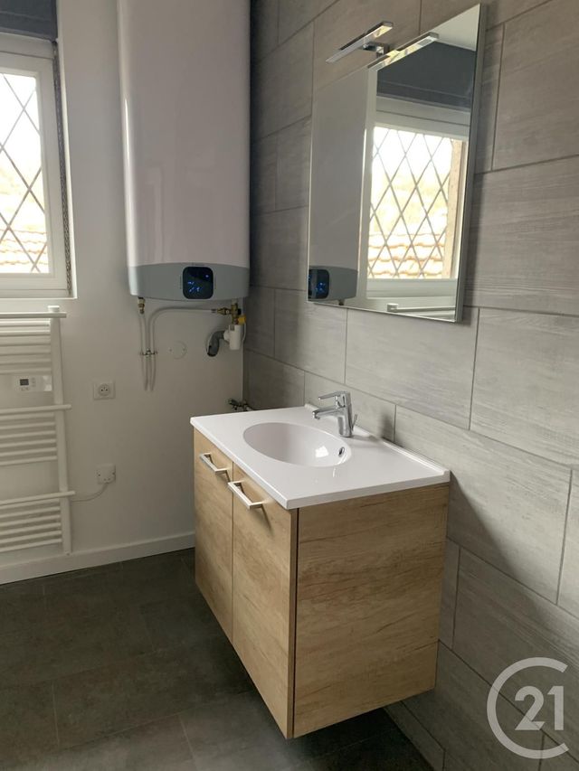 Appartement F2 &agrave; louer - 2 pi&egrave;ces - 44,77 m2 - Ste Suzanne - 25 - FRANCHE-COMTE