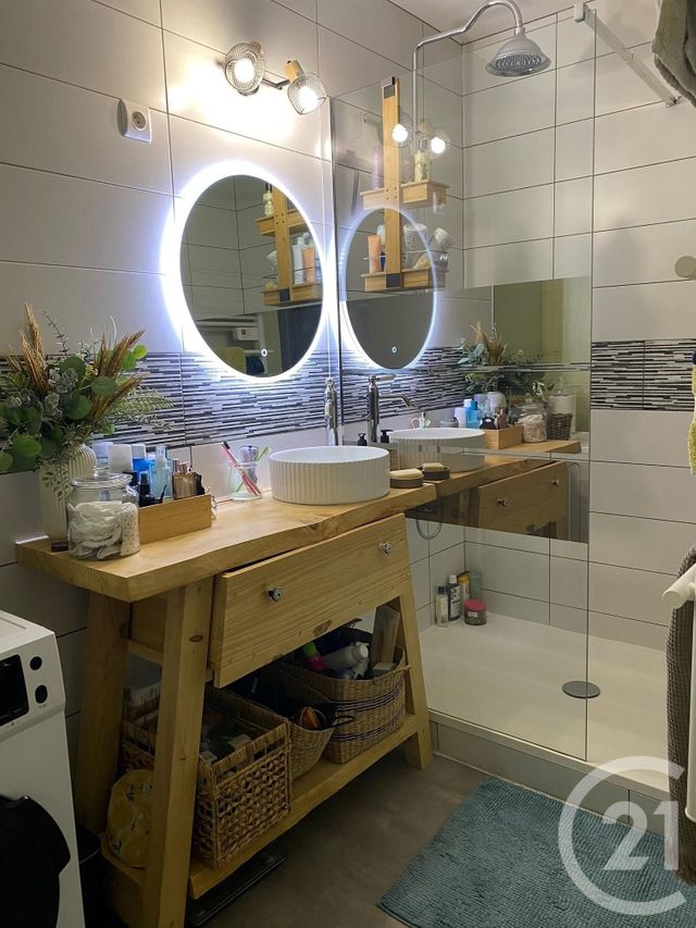 Appartement F3 &agrave; louer - 2 pi&egrave;ces - 54,47 m2 - Ste Suzanne - 25 - FRANCHE-COMTE