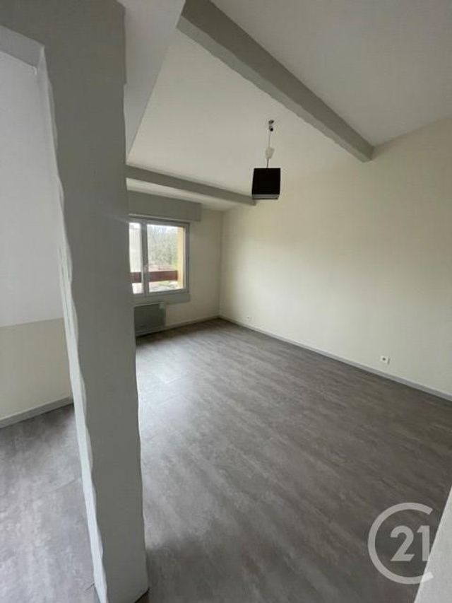 Appartement F3 &agrave; louer - 2 pi&egrave;ces - 54,47 m2 - Ste Suzanne - 25 - FRANCHE-COMTE