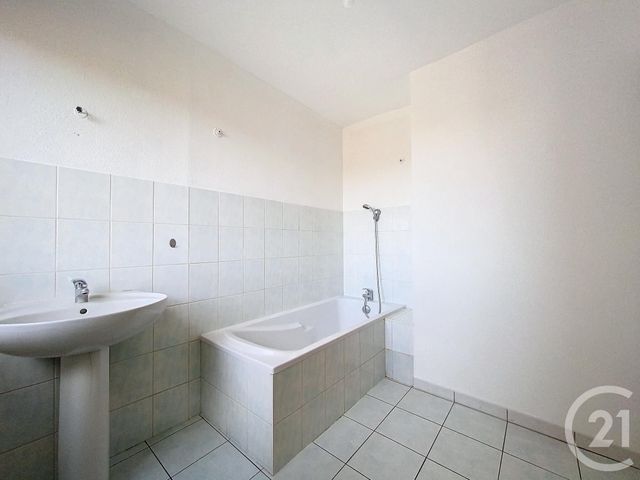 Appartement F5 &agrave; louer - 5 pi&egrave;ces - 95 m2 - Audincourt - 25 - FRANCHE-COMTE