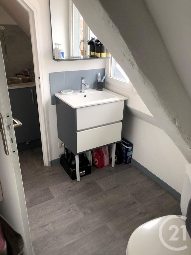 Appartement Duplex &agrave; louer - 2 pi&egrave;ces - 19 m2 - Montbeliard - 25 - FRANCHE-COMTE