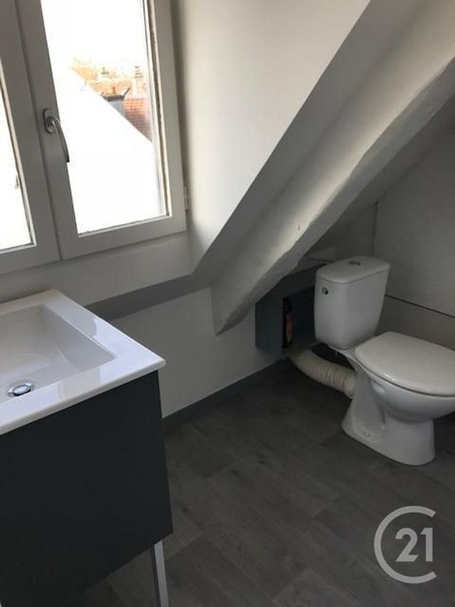 Appartement Duplex &agrave; louer - 2 pi&egrave;ces - 19 m2 - Montbeliard - 25 - FRANCHE-COMTE