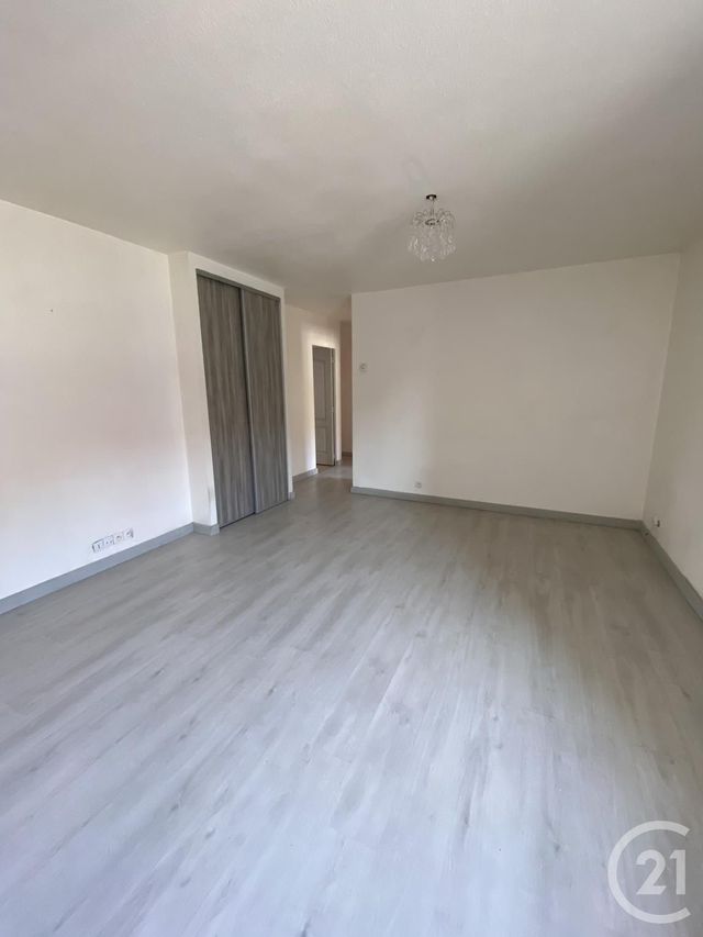 Appartement F3 &agrave; louer - 3 pi&egrave;ces - 55 m2 - Voujeaucourt - 25 - FRANCHE-COMTE
