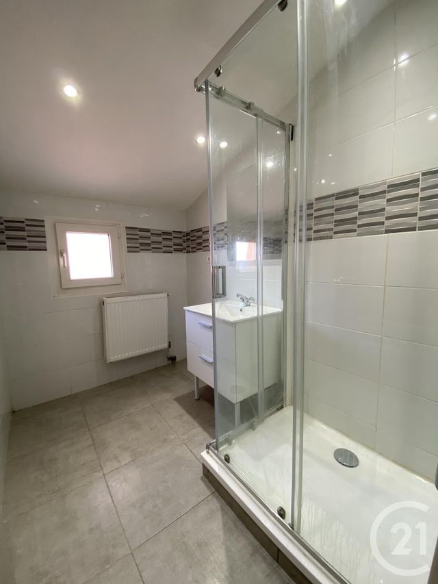 Appartement F3 &agrave; louer - 3 pi&egrave;ces - 55 m2 - Voujeaucourt - 25 - FRANCHE-COMTE