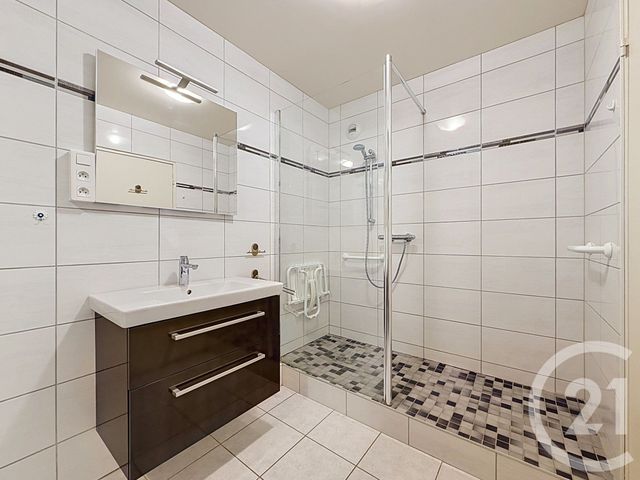 Appartement F4 &agrave; vendre - 4 pi&egrave;ces - 82,23 m2 - Montbeliard - 25 - FRANCHE-COMTE