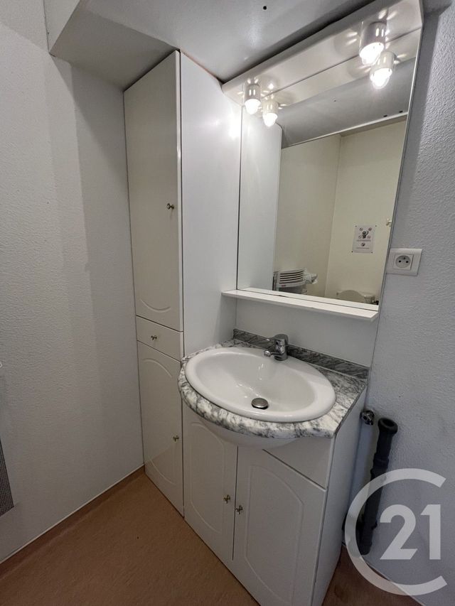 Appartement F2 &agrave; louer - 2 pi&egrave;ces - 30 m2 - Etupes - 25 - FRANCHE-COMTE