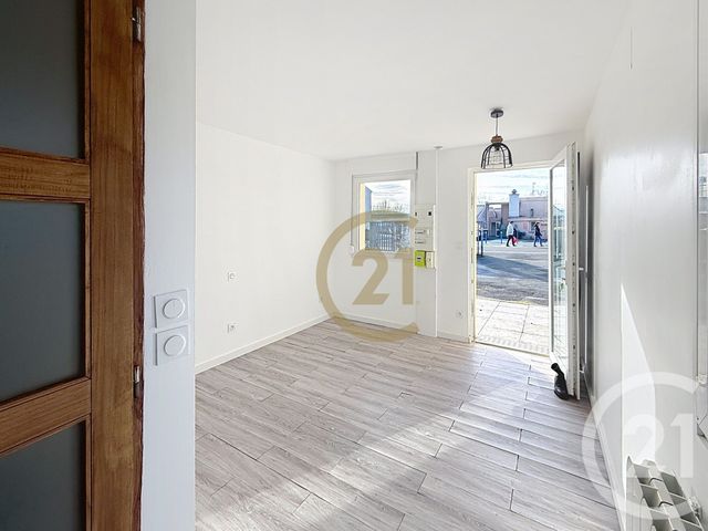 Appartement Studio &agrave; louer - 1 pi&egrave;ce - 16,12 m2 - Valentigney - 25 - FRANCHE-COMTE