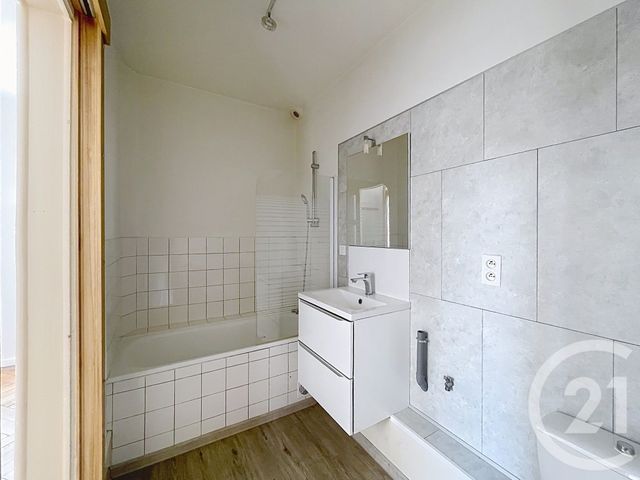 Appartement F3 &agrave; louer - 3 pi&egrave;ces - 98 m2 - Herimoncourt - 25 - FRANCHE-COMTE
