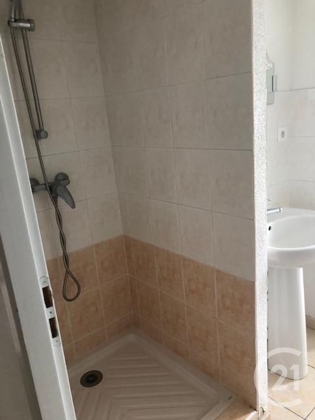 Appartement F2 &agrave; louer - 2 pi&egrave;ces - 40 m2 - Grand Charmont - 25 - FRANCHE-COMTE