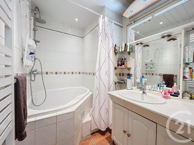 Appartement F3 &agrave; louer - 3 pi&egrave;ces - 92,09 m2 - Herimoncourt - 25 - FRANCHE-COMTE
