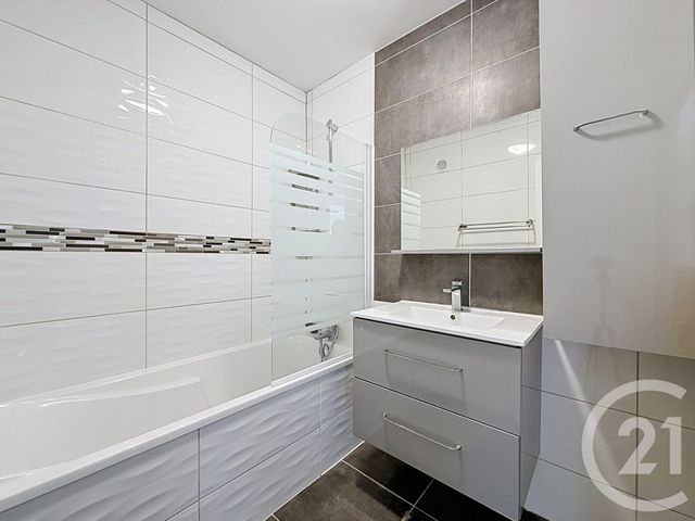 Appartement F4 &agrave; vendre - 4 pi&egrave;ces - 71,79 m2 - Montbeliard - 25 - FRANCHE-COMTE