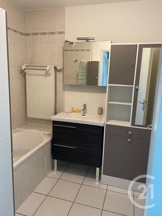 Appartement F3 &agrave; louer - 3 pi&egrave;ces - 63,37 m2 - Montbeliard - 25 - FRANCHE-COMTE