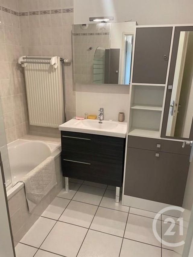 Appartement F3 &agrave; louer - 3 pi&egrave;ces - 63,37 m2 - Montbeliard - 25 - FRANCHE-COMTE