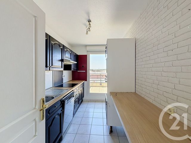 Appartement F3 &agrave; louer - 3 pi&egrave;ces - 72,55 m2 - Montbeliard - 25 - FRANCHE-COMTE