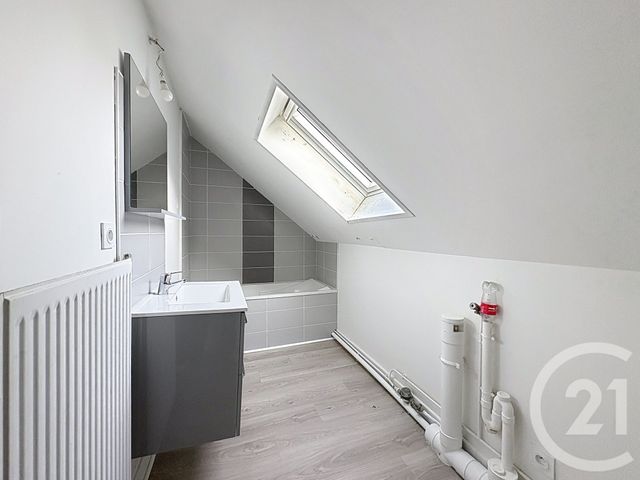 Appartement T1 &agrave; louer - 1 pi&egrave;ce - 30 m2 - Seloncourt - 25 - FRANCHE-COMTE