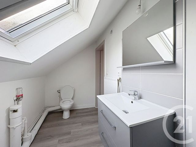 Appartement T1 &agrave; louer - 1 pi&egrave;ce - 30 m2 - Seloncourt - 25 - FRANCHE-COMTE