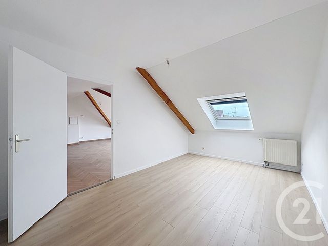 Appartement F5 &agrave; louer - 5 pi&egrave;ces - 93,30 m2 - Etupes - 25 - FRANCHE-COMTE