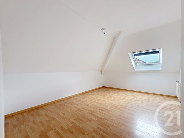 Appartement F5 &agrave; louer - 5 pi&egrave;ces - 93,30 m2 - Etupes - 25 - FRANCHE-COMTE