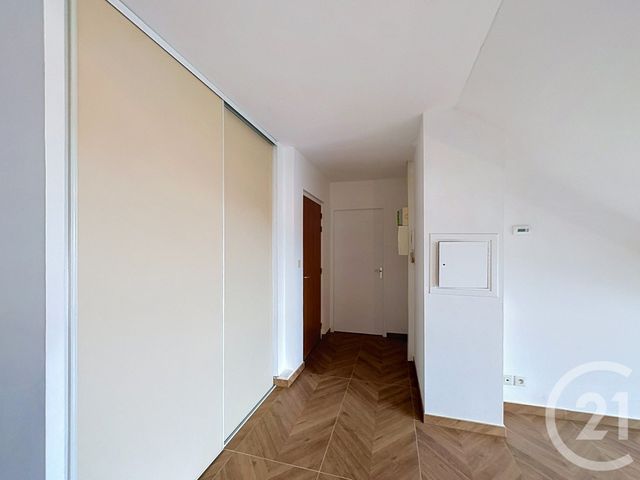 Appartement F5 &agrave; louer - 5 pi&egrave;ces - 93,30 m2 - Etupes - 25 - FRANCHE-COMTE