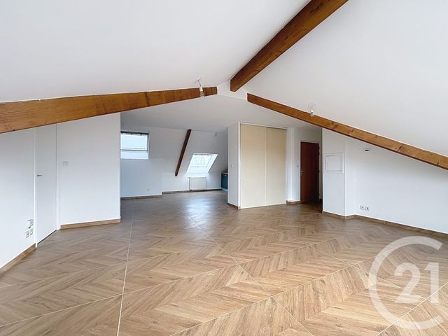 Appartement F5 &agrave; louer - 5 pi&egrave;ces - 93,30 m2 - Etupes - 25 - FRANCHE-COMTE