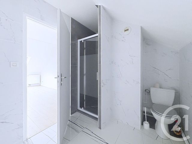Appartement F5 &agrave; louer - 5 pi&egrave;ces - 93,30 m2 - Etupes - 25 - FRANCHE-COMTE