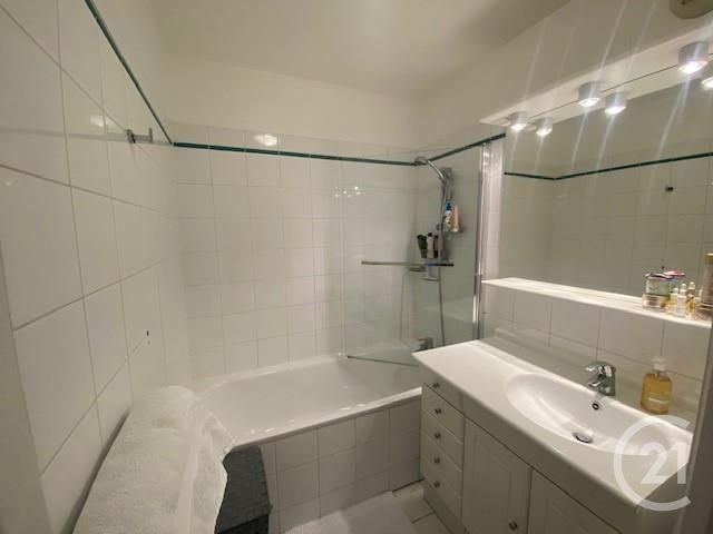 Appartement F3 &agrave; louer - 3 pi&egrave;ces - 67,15 m2 - Paris - 75015 - ILE-DE-FRANCE