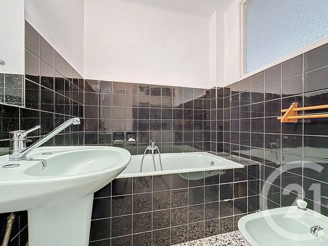 Appartement T4 à vendre - 5 pièces - 87,75 m2 - Marseille - 13008 - PROVENCE-ALPES-COTE-D-AZUR