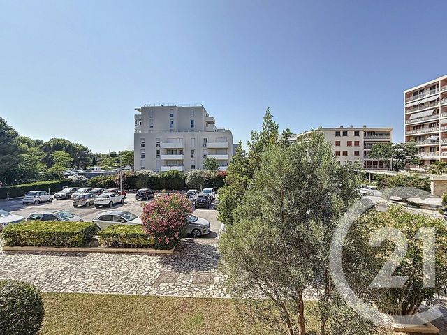 Appartement T4 à vendre - 5 pièces - 87,75 m2 - Marseille - 13008 - PROVENCE-ALPES-COTE-D-AZUR