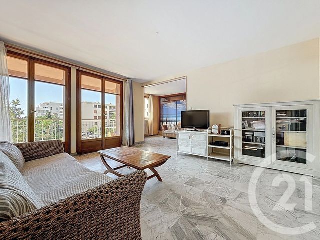 Appartement T4 à vendre - 5 pièces - 87,75 m2 - Marseille - 13008 - PROVENCE-ALPES-COTE-D-AZUR