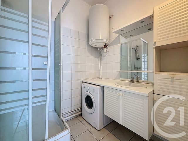 Appartement T2 &agrave; louer - 2 pi&egrave;ces - 45 m2 - Marseille - 13006 - PROVENCE-ALPES-COTE-D-AZUR