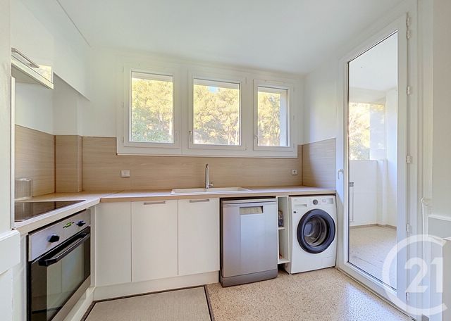 Appartement F4 &agrave; louer - 4 pi&egrave;ces - 72 m2 - Marseille - 13008 - PROVENCE-ALPES-COTE-D-AZUR