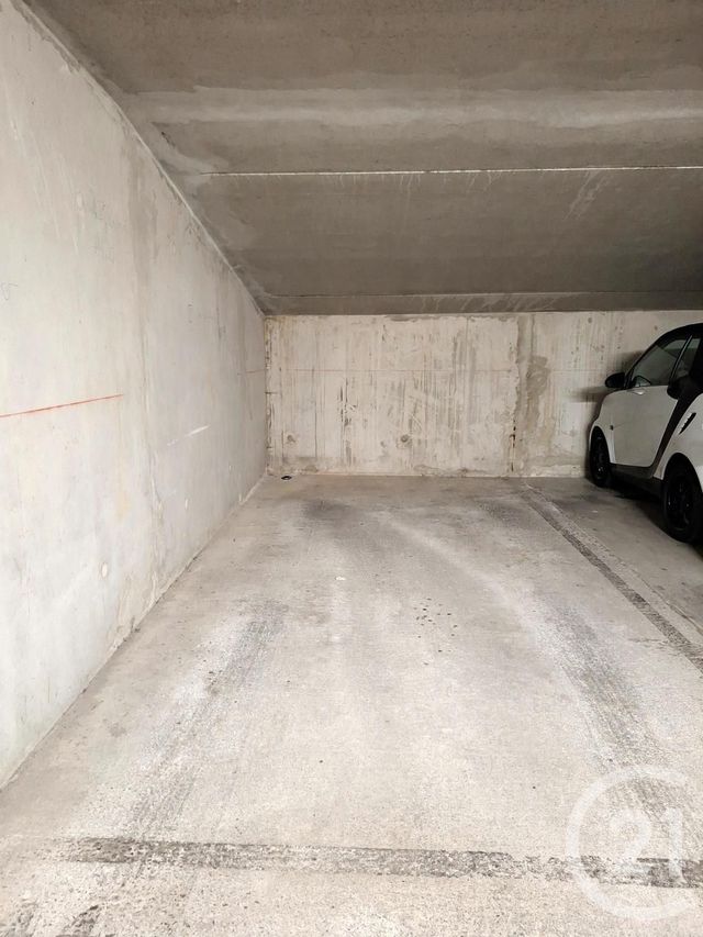 parking - MARSEILLE - 13009