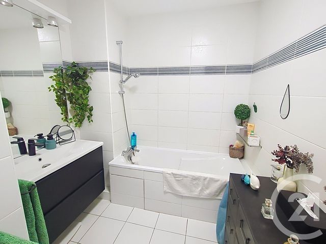 Appartement T3 &agrave; vendre - 3 pi&egrave;ces - 52,90 m2 - Marseille - 13008 - PROVENCE-ALPES-COTE-D-AZUR