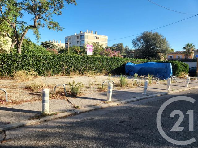 Parking à vendre - 14 m2 - Marseille - 13008 - PROVENCE-ALPES-COTE-D-AZUR