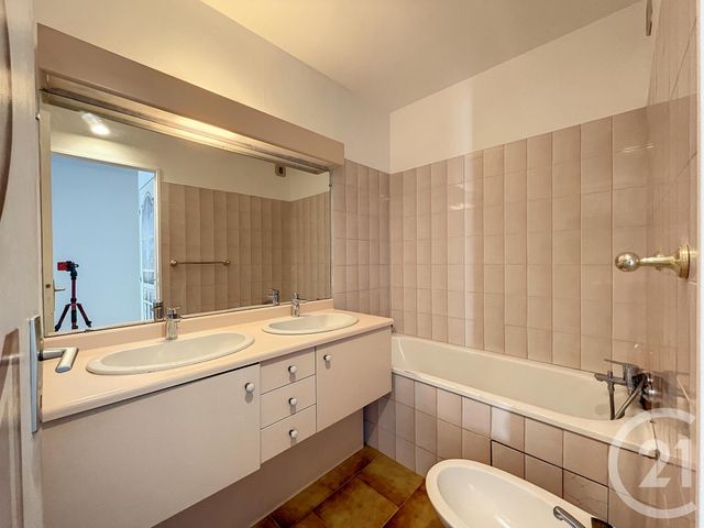 Appartement T3 à louer - 3 pièces - 86,30 m2 - Marseille - 13008 - PROVENCE-ALPES-COTE-D-AZUR