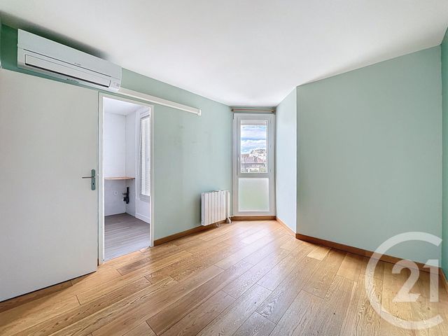 Appartement F4 à louer - 4 pièces - 80 m2 - Marseille - 13008 - PROVENCE-ALPES-COTE-D-AZUR