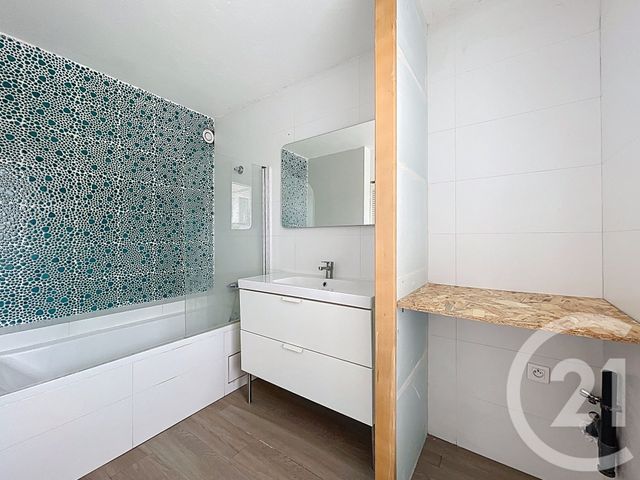 Appartement F4 à louer - 4 pièces - 80 m2 - Marseille - 13008 - PROVENCE-ALPES-COTE-D-AZUR