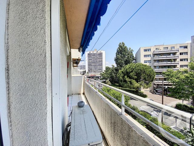 Appartement T3 à louer - 4 pièces - 64,65 m2 - Marseille - 13008 - PROVENCE-ALPES-COTE-D-AZUR