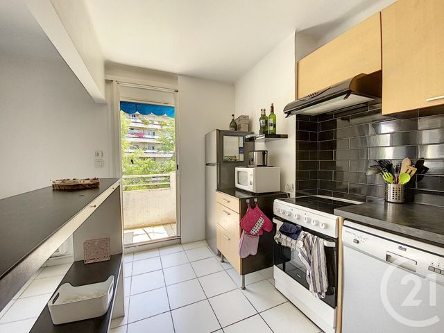 Appartement T3 à louer - 4 pièces - 64,65 m2 - Marseille - 13008 - PROVENCE-ALPES-COTE-D-AZUR