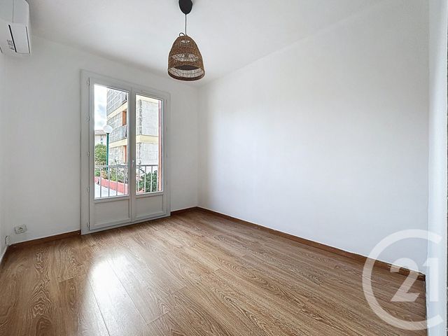 Appartement T3 &agrave; louer - 3 pi&egrave;ces - 57,32 m2 - Marseille - 13008 - PROVENCE-ALPES-COTE-D-AZUR