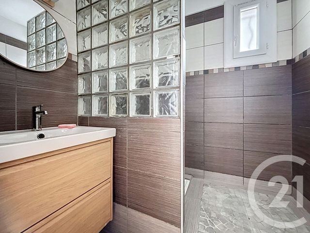 Appartement T3 &agrave; louer - 3 pi&egrave;ces - 57,32 m2 - Marseille - 13008 - PROVENCE-ALPES-COTE-D-AZUR