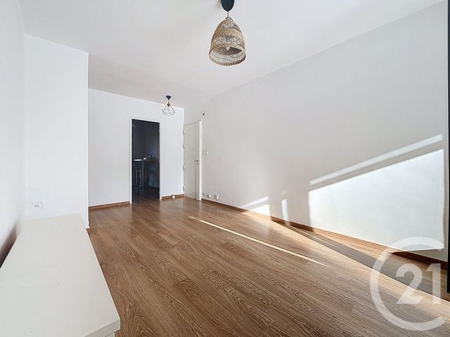 Appartement T3 &agrave; louer - 3 pi&egrave;ces - 57,32 m2 - Marseille - 13008 - PROVENCE-ALPES-COTE-D-AZUR